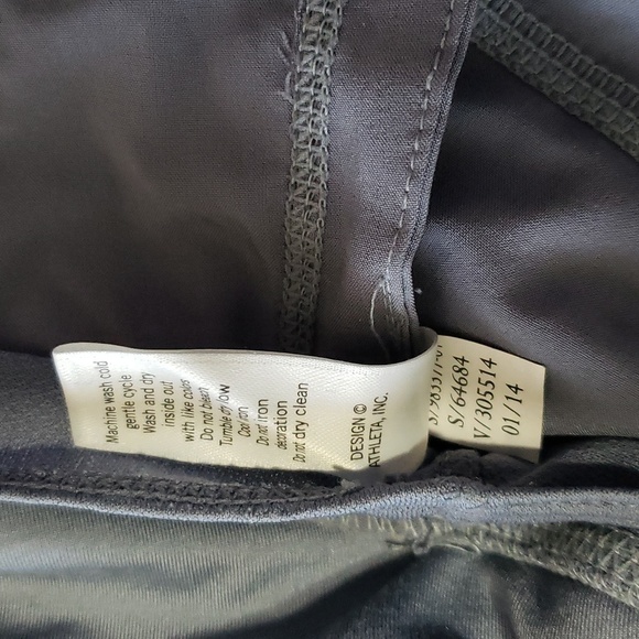 Athleta Pulse Shorts running black liner back zip pocket, Size M - Picture 11 of 12